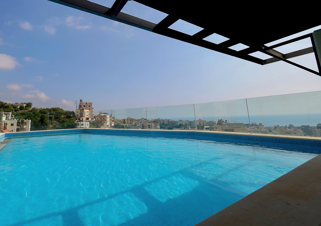 Rooftop pool majestic hotel